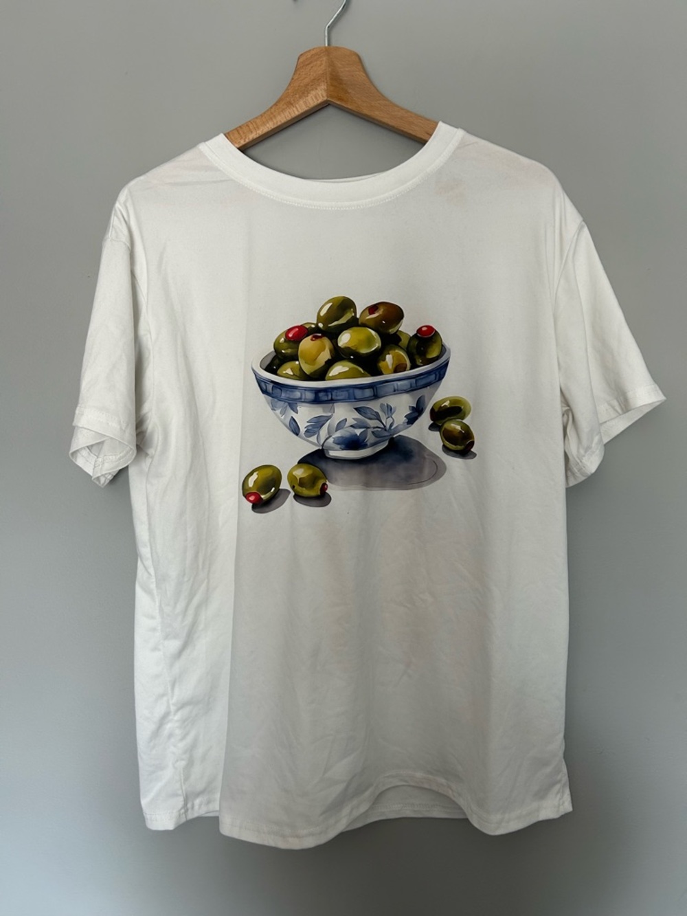 SHEIN White Basic Crewneck Tee with olives 🫒 size Xl-never worn!